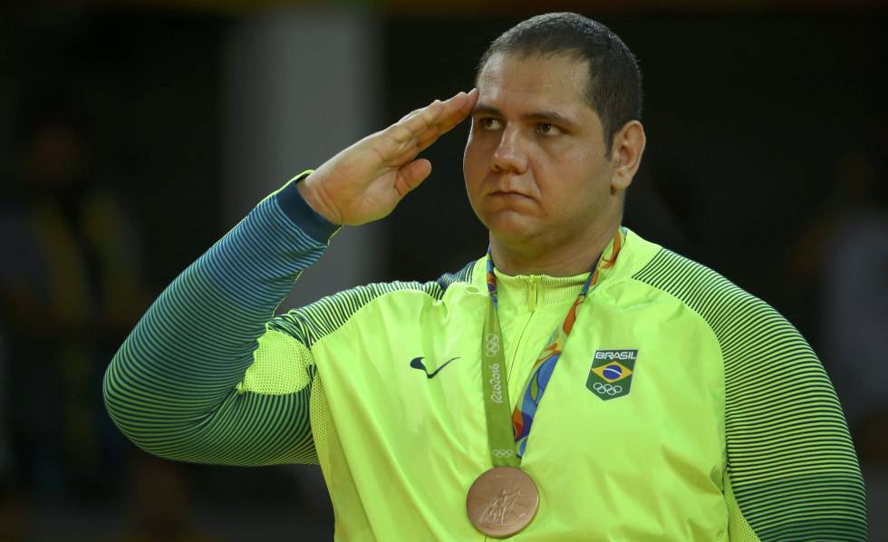 Quem ganhou a medalha de bronze masculino?