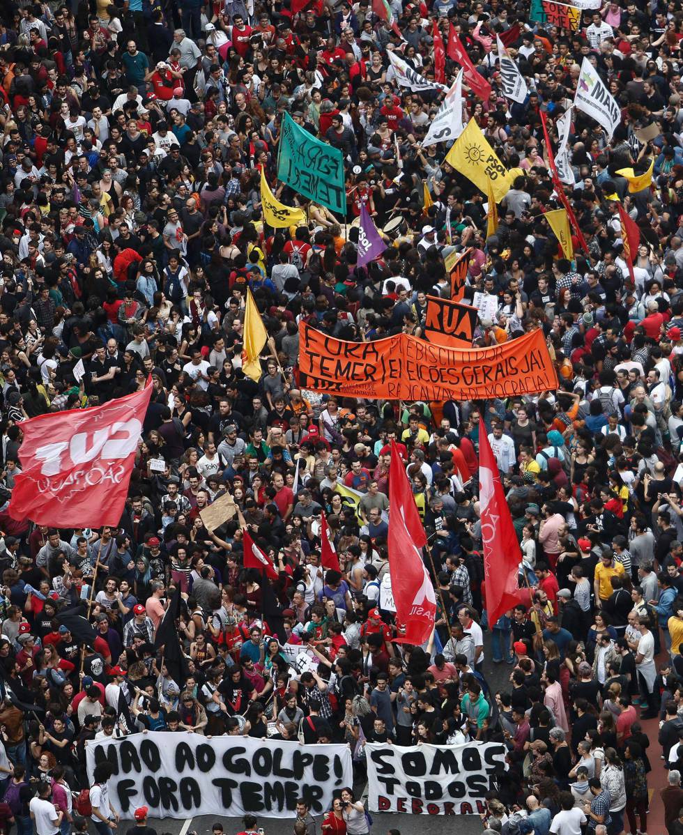 Os manifestantes saíram da avenida Paulista e foram até o Largo da Batata, onde a polícia reprimiu o ato que começava a se dispersar.