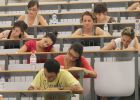 El Gobierno mantiene en el aire las oposiciones para profesores