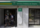 La tasa de paro desborda las previsiones y alcanza ya el 33,1%