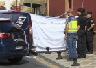 Una mujer que esperaba el autobús muere durante un atraco en Sevilla