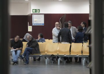 Un juez investiga por desobediencia al Ayuntamiento de Badalona por el 12-O