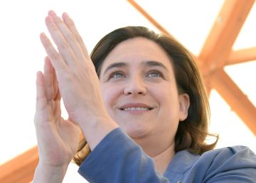 Colau acusa a Junts pel Sí de “dejar fuera a la mitad del pueblo de Cataluña”