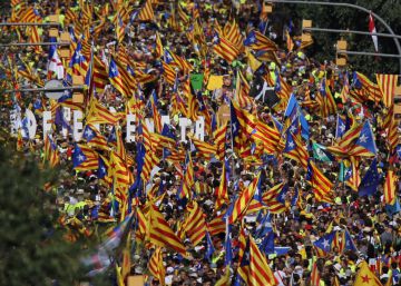 El independentismo llena las calles de Barcelona en la Diada más dividida