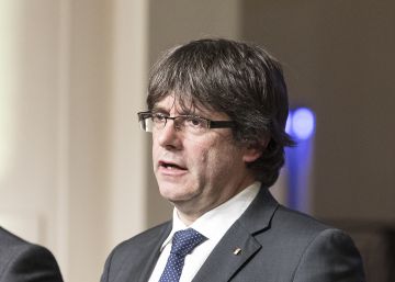 El PDeCAT cede a la presión de Puigdemont y explora una lista común separatista