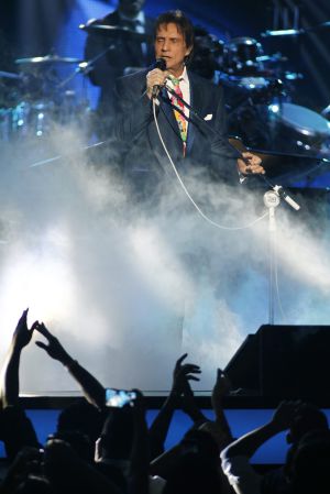 Roberto carlos: “me siento lejos de la polÃtica y cerca del arte ...