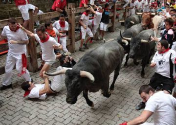 Primer encierro de San Fermín 2018, un herido y tres contusionados en una multitudinaria carrera
