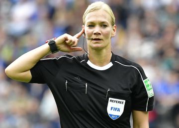 Bibiana Steinhaus hace historia en la Bundesliga