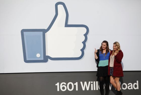 La valoración de Facebook suscita dudas en Wall Street