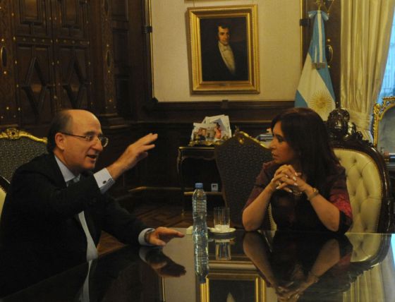 Brufau explica el plan de inversión de YPF al Gobierno argentino