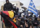 Grecia protesta contra los recortes mientras se negocia el rescate