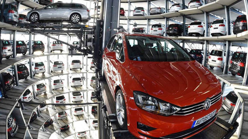 Volkswagen paraliza la producción de golf y passat en seis plantas ...
