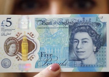 Los veganos británicos se levantan contra los nuevos billetes de 5 libras