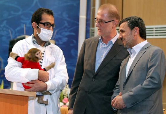 http://ep00.epimg.net/elpais/imagenes/2013/02/04/gente/1359994386_890560_1359994698_noticia_normal.jpg