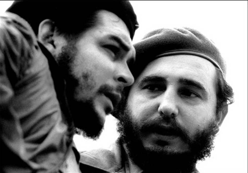 Fidel Castro con El Che Guevara en los años 60.