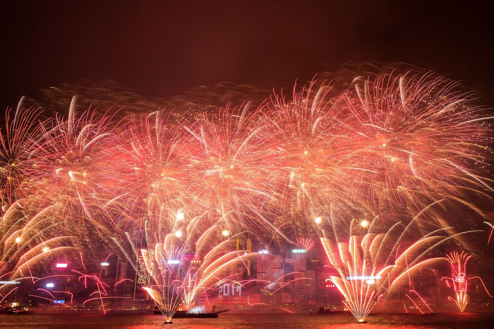 Gran espectáculo de luz y sonido en Hong Kong, para celebrar el nuevo año.