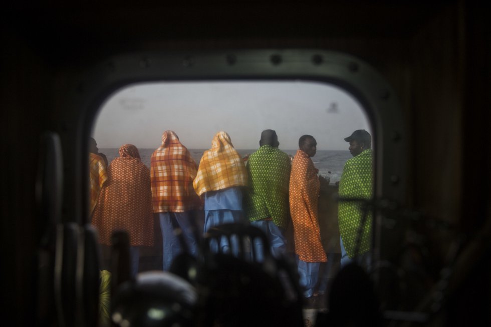 Al menos 74 inmigrantes y refugiados murieron esta semana como consecuencia del naufragio de una embarcación frente a las costas de Libia, ejemplo de un flujo migratorio que continúa y que se cobra nuevas vidas de forma diaria.