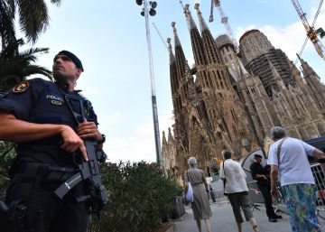 Los Mossos acordonan la Sagrada Familia por una falsa alarma terrorista