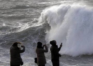 La borrasca Ana trae a España 24 horas de intensas lluvias y vientos