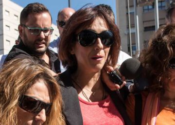 El fiscal pide cinco años para Juana Rivas por llevarse a sus hijos sin permiso del padre