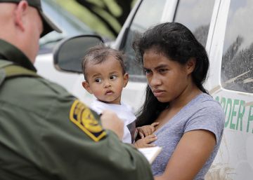 Una juez impide a Trump la detención indefinida de menores inmigrantes