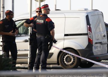 Los mossos realizaron más de 100 disparos para abatir a los yihadistas del 17-A