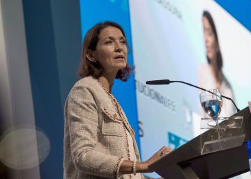 Sánchez anuncia el impuesto al diésel para 2019 y la ministra de Industria lo tilda de “globo sonda”