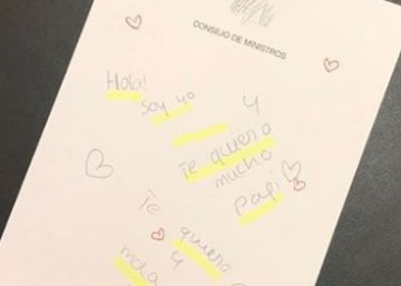 Las hijas de Pedro Sánchez le dan cariño en una semana difícil