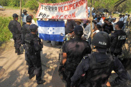 Masiva ocupación de tierras por parte de campesinos hondureños