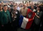 La izquierda europea celebra la victoria de Hollande