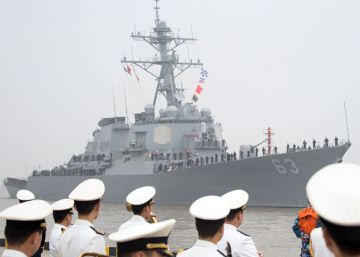 EE UU eleva la presión sobre Pekín al enviar un destructor a las disputadas islas del mar de China