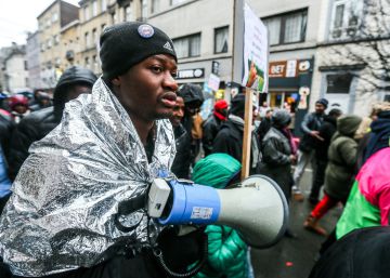 Asilo para Puigdemont; expulsión para los sudaneses