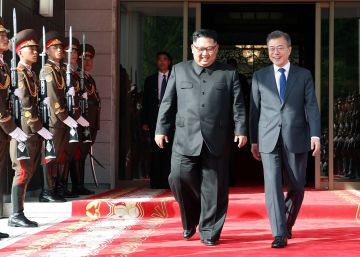 Kim Jong-un sigue interesado en reunirse con Trump, según Moon