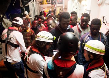 600 personas en busca de un puerto