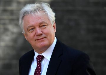 Dimite el ministro británico para el Brexit, David Davis