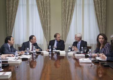 Pulso entre el Senado y el ‘president’ por el día de la comparecencia
