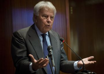 Felipe González: “Lo de Puigdemont en Bruselas es un acto de cobardía”