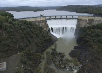 El agua embalsada se dispara hasta casi el 54% en solo 15 días de lluvias