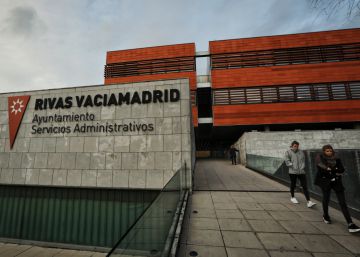 La Guardia Civil investiga contratos irregulares que implican a concejales de Podemos e IU