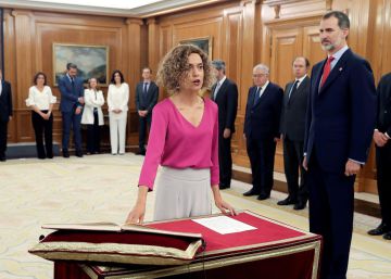 El nuevo Gobierno estrena fórmula en su toma de posesión para subrayar la mayoría femenina