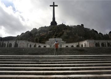 El Gobierno prepara la salida de Franco del Valle de los Caídos