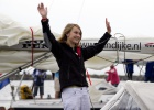 La menor Laura Dekker culmina su polémica vuelta al mundo a vela