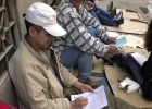 El Gobierno niega la tarjeta sanitaria a los 'sin papeles'