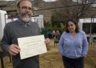El juez ordena la readmisión de la docente casada con un divorciado