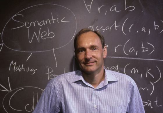 Es creada por Tim Berners  Lee