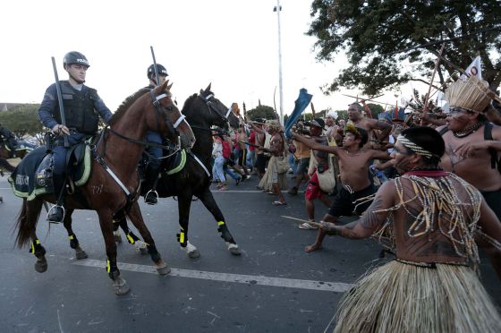 Resultado de imagem para Ã­ndio guerra