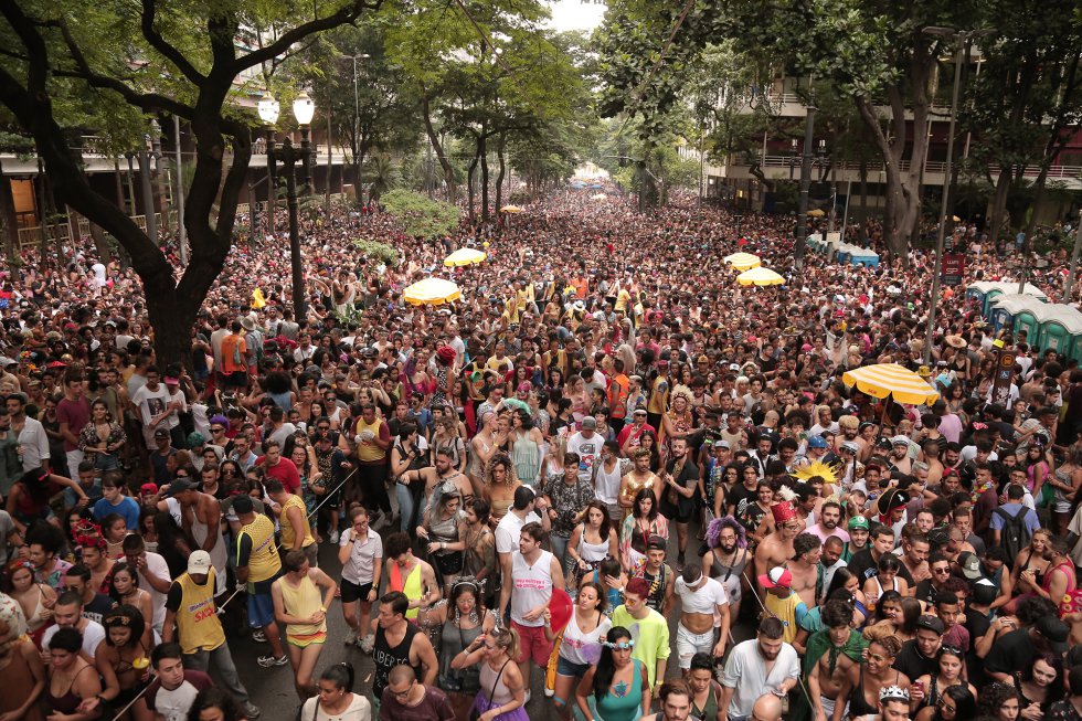 Carnaval de rua na Av. 23 de Maio atrai mais de 1 milhão de pessoas em  Sampa