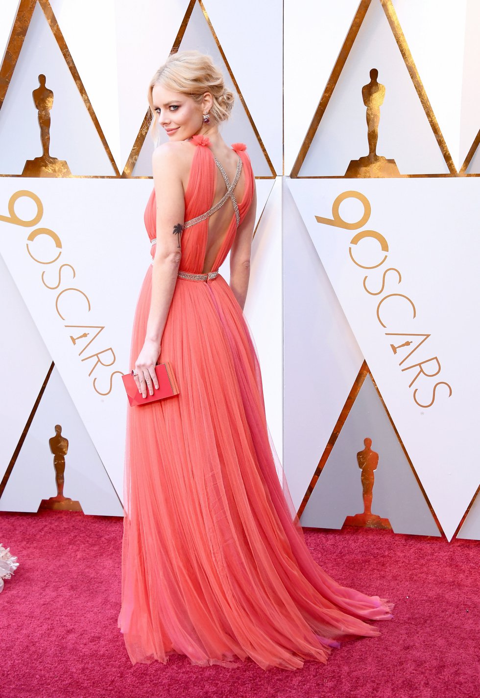 Samara Weaving, no tapete vermelho do Oscar. 
