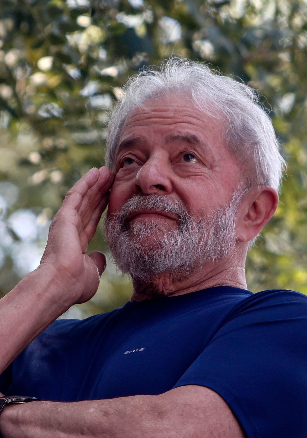 Fotos: A prisão de Lula em imagens: choro e raiva de um lado, fogos e  panelas de outro | | EL PAÍS