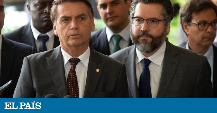 Os “malucos” sapateiam no palco
